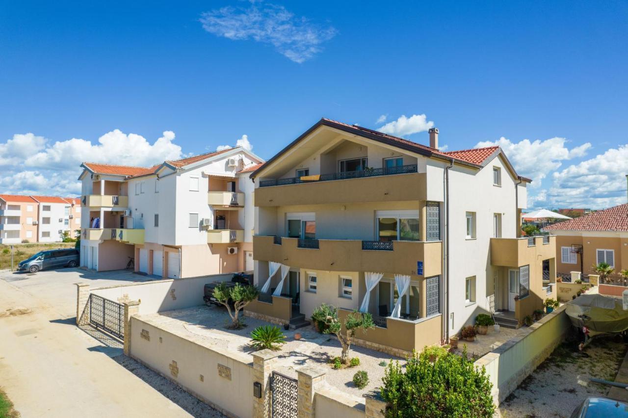 Apartments Nella Privlaka  Exterior photo