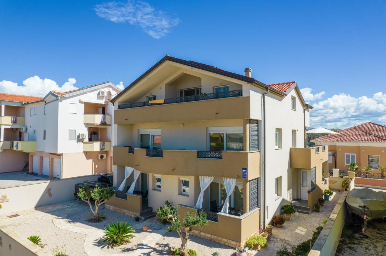 Apartments Nella Privlaka  Exterior photo