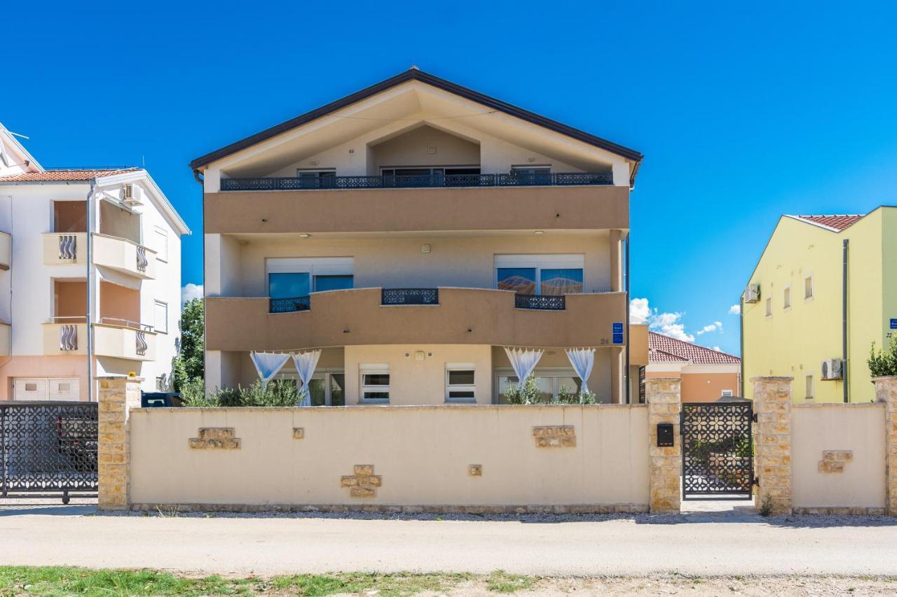 Apartments Nella Privlaka  Exterior photo