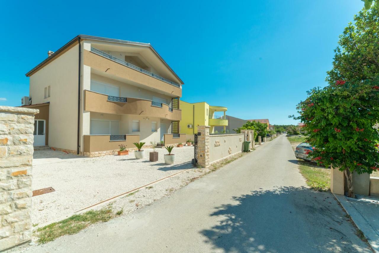 Apartments Nella Privlaka  Exterior photo